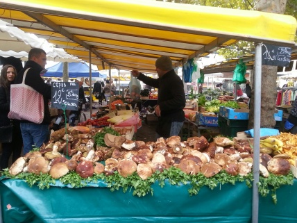 Funghi in the Asnieres sur Seine market